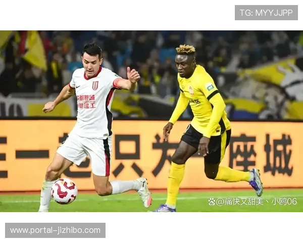 成都蓉城新体系磨合，茹萨与周定洋组最强中场？